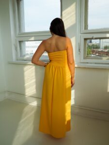 Sukienka „Sunbeam Glow” – długa, żółta bandeau z elastyczną górą