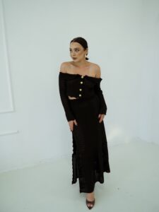 omplet „Midnight Knit” – czarny dziergany zestaw z guzikami